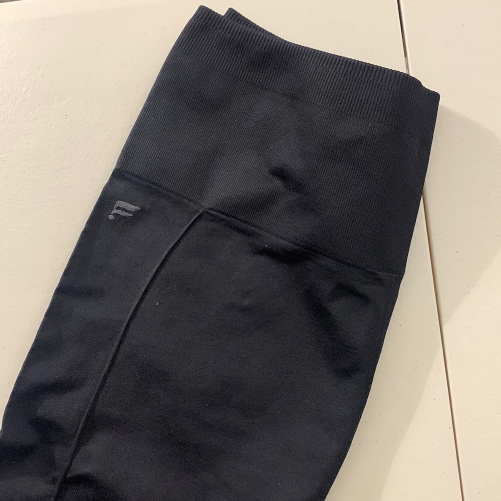 Fabletics sync high waisted perforated 7/8 leggings